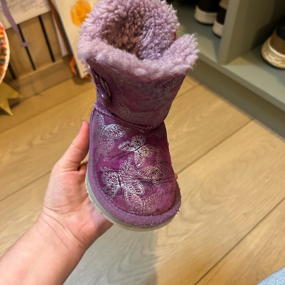 Toddler Uggs - Picture 5 of 6